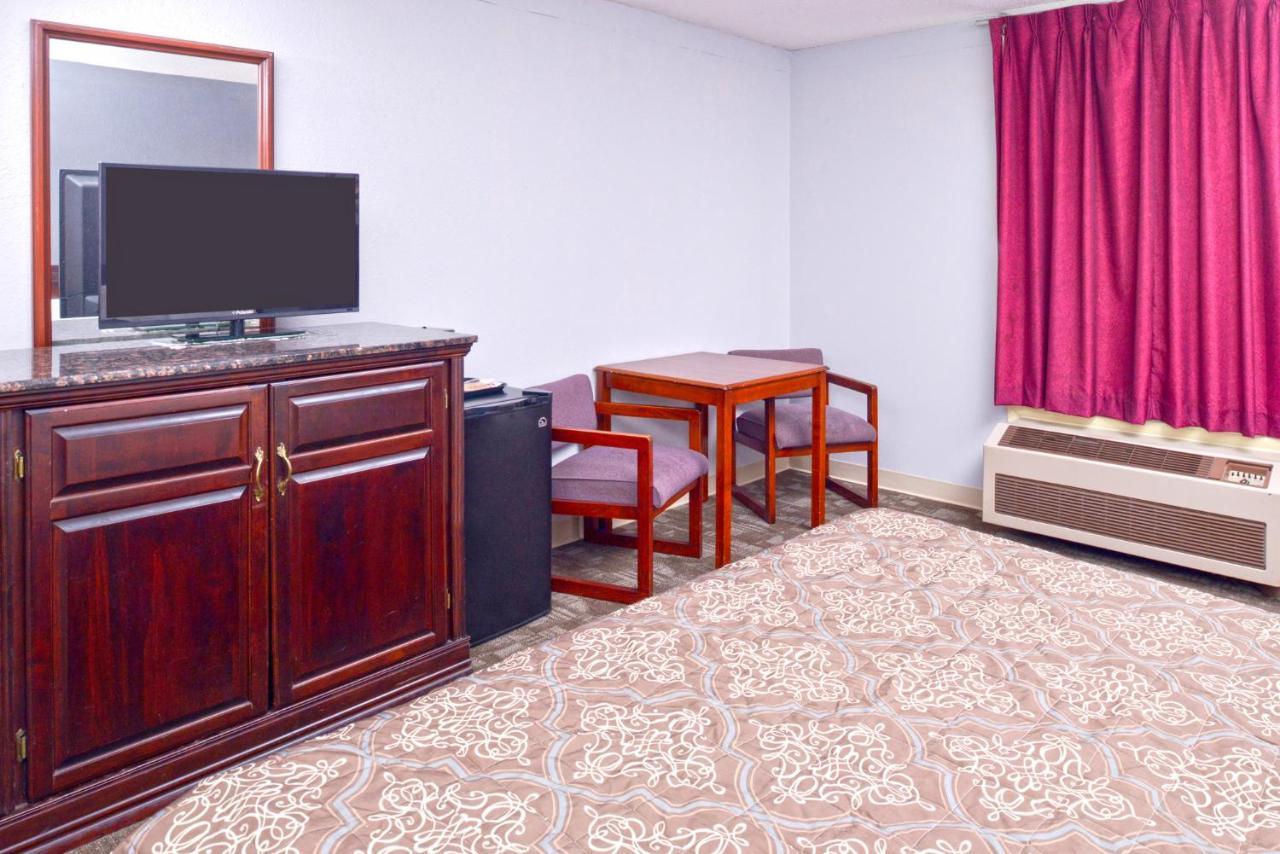 Country Garden & Suites-Benton Buitenkant foto