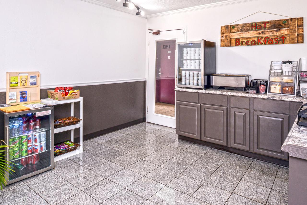 Country Garden & Suites-Benton Buitenkant foto