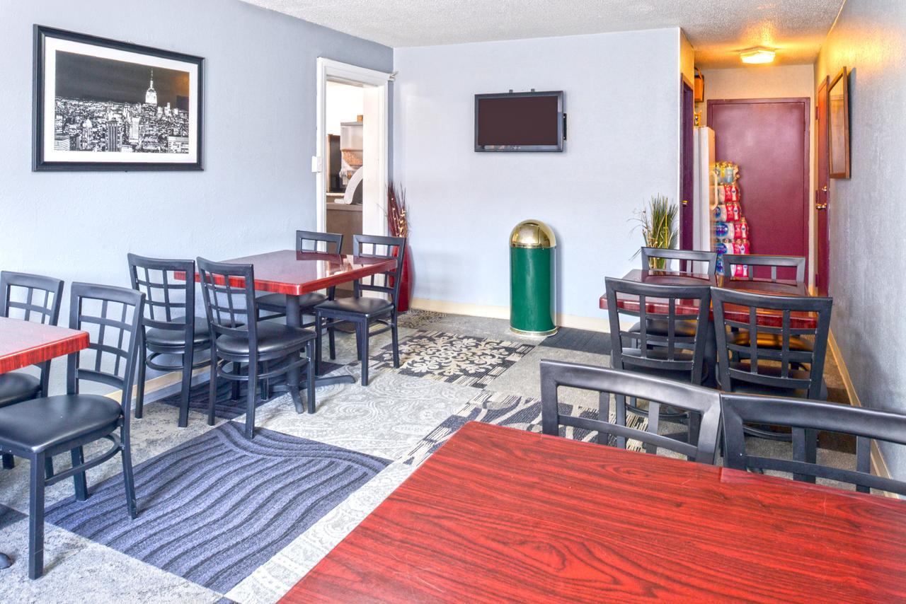Country Garden & Suites-Benton Buitenkant foto