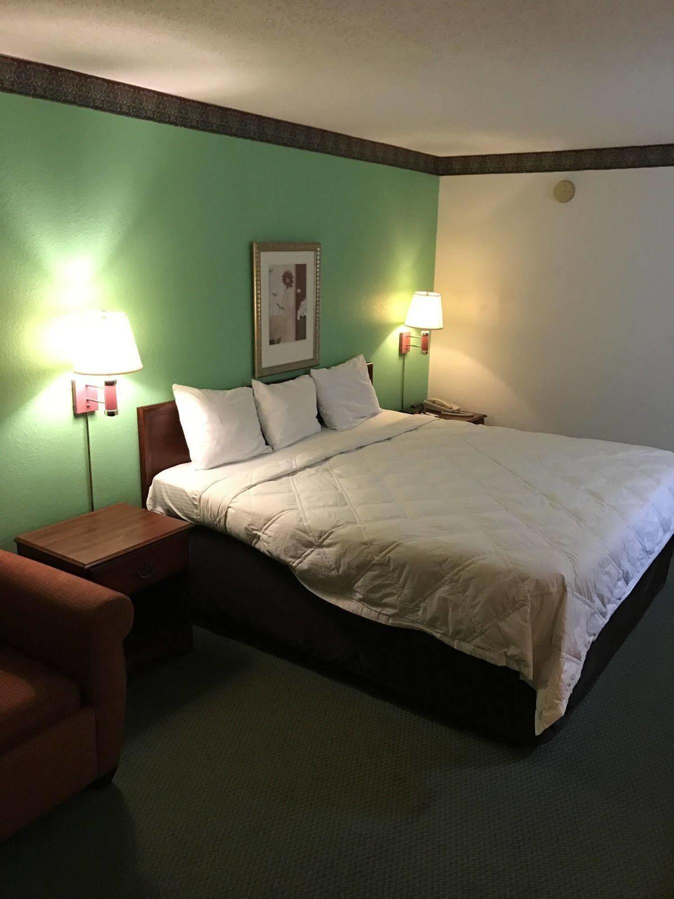 Country Garden & Suites-Benton Buitenkant foto