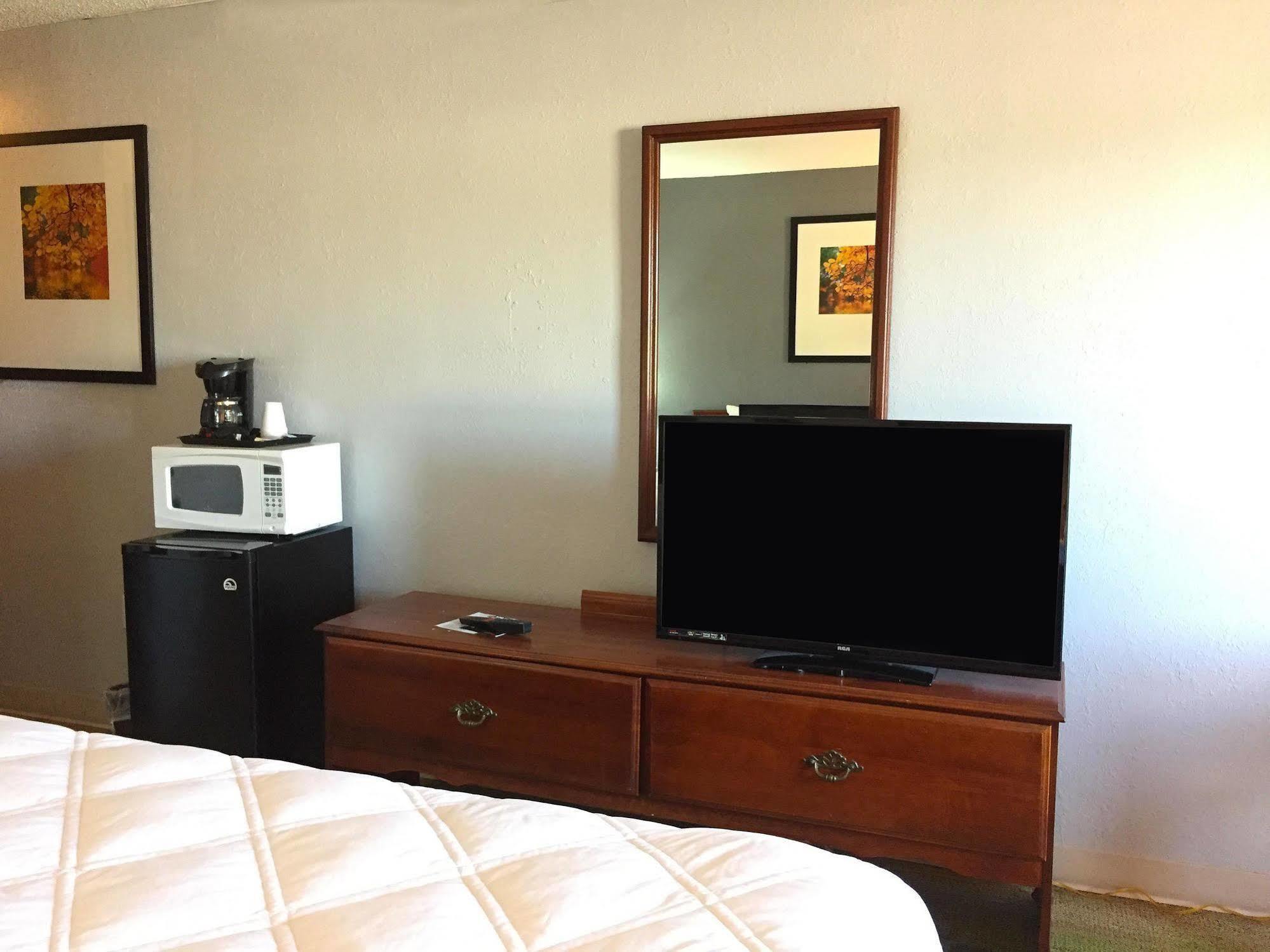 Country Garden & Suites-Benton Buitenkant foto